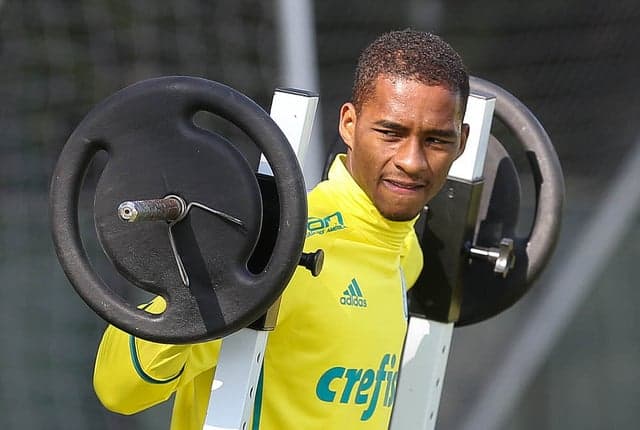 Matheus Sales estava no Bahia e foi repassado ao América-MG