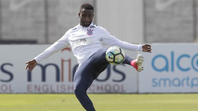 Mendoza em treino no Corinthians