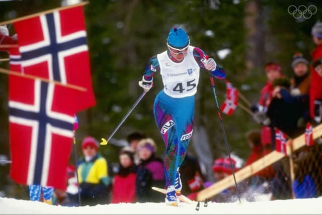 Manuel Di Centa, da Itália, na prova do esqui cross country em Lillehammer-1994