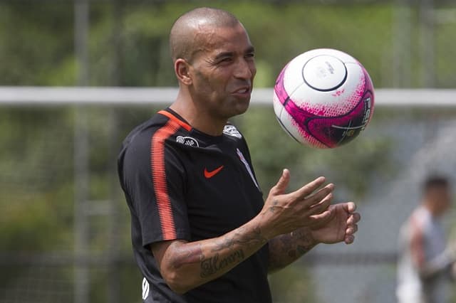 Emerson Sheik em treino do Corinthians