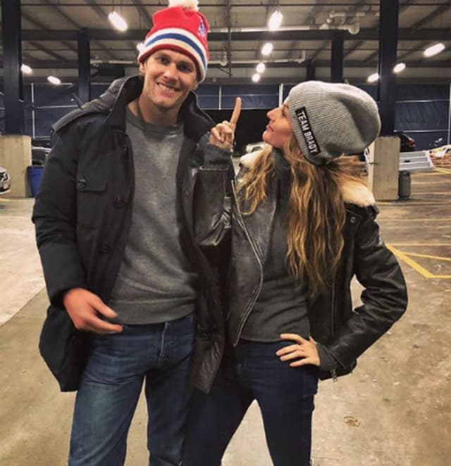 Tom Brady comemora vaga no Super Bowl com Gisele Bündchen