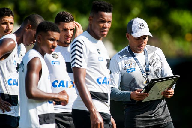 Jair Ventura e elenco do Santos