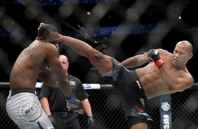 Ronaldo Jacaré venceu Derek Brunson no UFC Charlotte