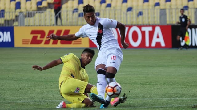 O Vasco atropelou o Universidad Concepción na estreia da Libertadores com uma goleada por 4 a 0, na noite desta quarta-feira, no Chile. Assim, o Cruz-Maltino abre grande vantagem para o jogo de volta, em São Januário, na próxima quarta. Evander fez dois gols e foi o grande destaque. Paulinho e Rildo também foram bem avaliados. Veja a seguir as notas do L! (por Paulo Victor Reis)