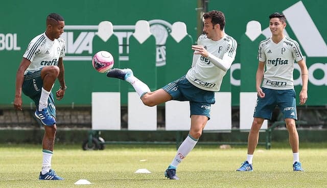 Fernando, Dracena e Diogo Barbosa no treino deste sábado