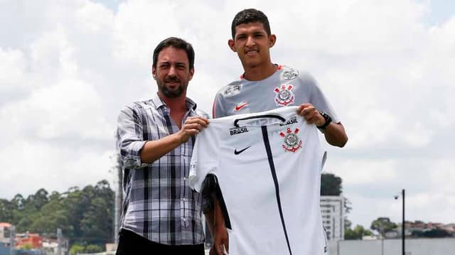 Jovem atacante Matheus Matias foi apresentado no Corinthians