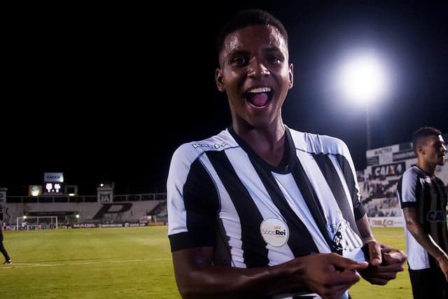 Rodrygo herda a camisa 9, de Ricardo Oliveira, no Santos