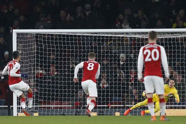 Éderson (Manchester City) - O goleiro teve mais atuação segura pelos Citzens, no derby contra o Arsenal pelo Campeonato Inglês. O jogador ainda pegou um pênalti na partida.