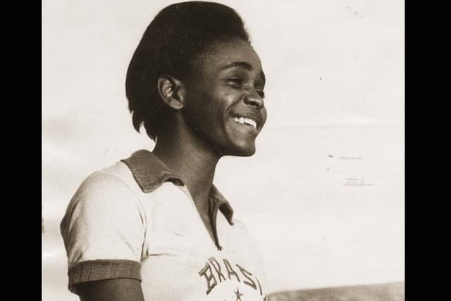 Aída dos Santos, atleta do salto em altura, foi a primeira mulher brasileira a disputar uma final olímpica. Foi na edição de Tóquio, em 1964.