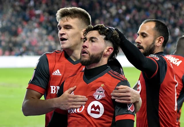 Jonathan Osorio (centro) marcou o gol da virada em Toronto FC 2 x 1 Tigres