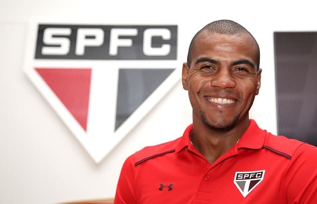 Jogador assinou contrato com o São Paulo até o mês de abril de 2019