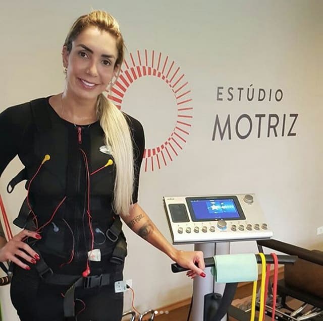 Thaísa faz treino com equipamento de estímulos elétricos