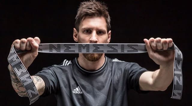 Lionel Messi promovendo o Messi Nemeziz