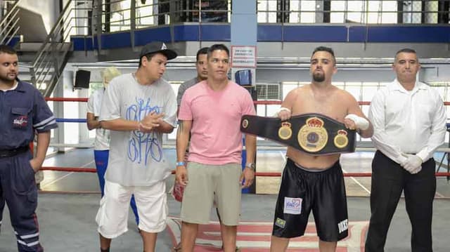 RAPHAEL DOM GARCIA É O PRIMEIRO ATLETA DO RIO DE JANEIRO E CONQUISTAR TÍTULO DE CAMPEÃO BRASILEIRO DE BOXE