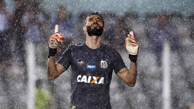 Quando o Santos precisa, ele garante. O goleiro Vanderlei voltou a ser fundamental num jogo importante do Peixe. No 0 a 0 com o Bota-SP, voltou a mostrar sua habitual segurança na disputa que garantiu vaga nas semifinais do Paulista. Outros dois destaques do time na partida foram Dodô e Gabigol (notas por Ana Canhedo)