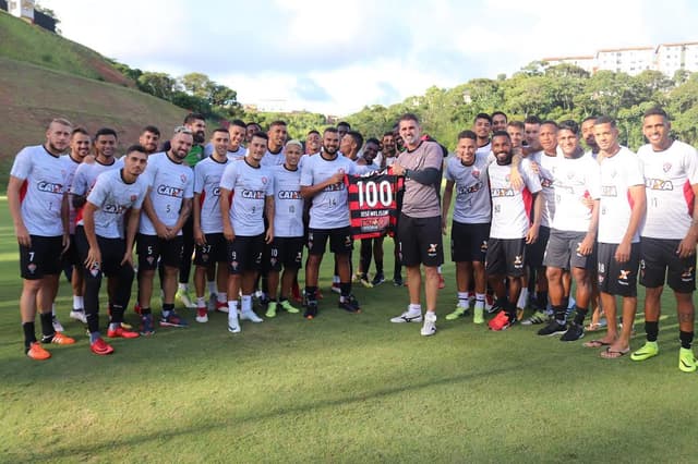 José Welison completou 100 jogos com a camisa do Vitória