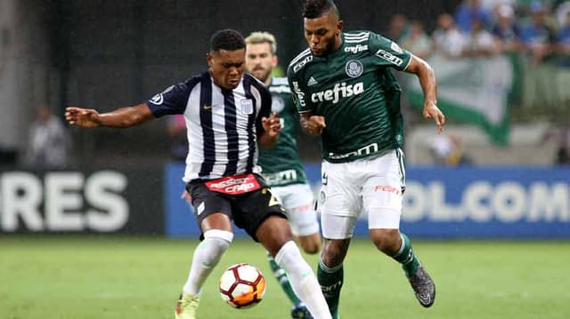 No Allianz Parque, o Palmeiras fez 2 a 0 no Alianza Lima