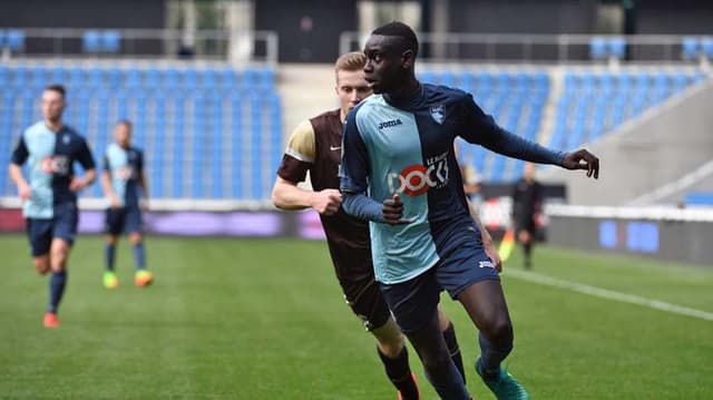 Foto do zagueiro morto na França