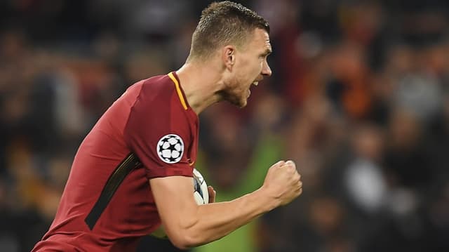 Roma vence o Barcelona por 3 a 0 e garante a vaga nas semis da Liga dos Campeões. Veja a seguir imagens da partida