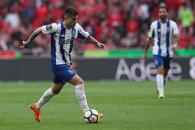 Otávio foi titular contra o Benfica