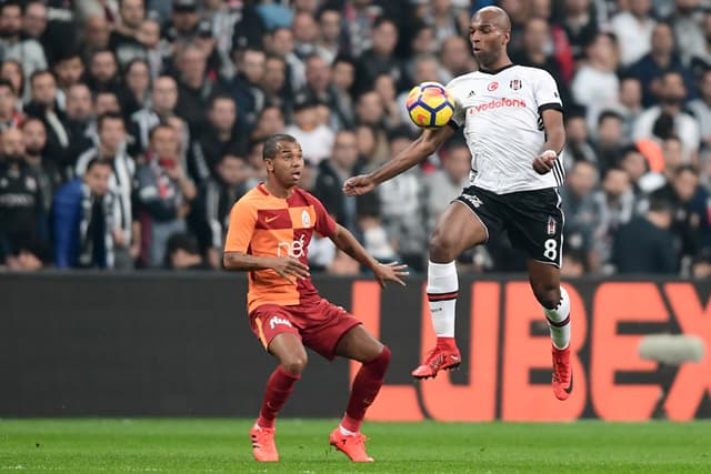 Mariano (Galatasaray) - O lateral Mariano, ex-Fluminense, foi decisivo na vitória do Galatasaray, por 2 a 1, sobre o Basaksehir. O primeiro gol do Galatasaray foi feito pelo brasileiro. Adebayor, contra, completou o marcador.