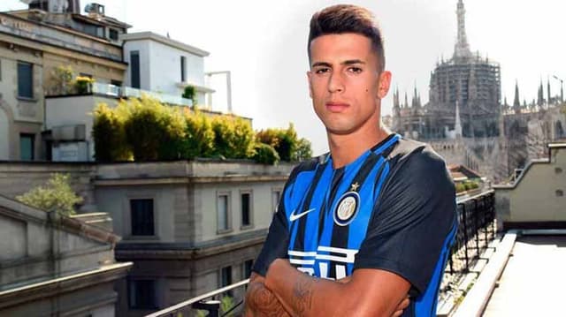 João Cancelo pela Inter de Milão