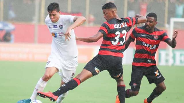 Fluminense e Vitória se enfrentam pelo Campeonato Brasileiro; confira os confrontos das últimas equipes no torneio