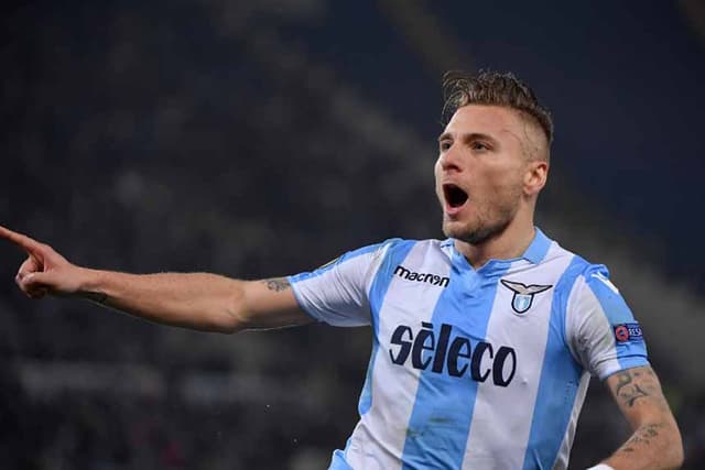 Na Itália a disputa está mais acirrada. Ciro Immobile da Lazio lidera com 29 gols