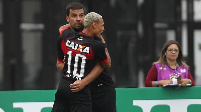 Vasco 2 x 3 Vitória: as imagens da partida