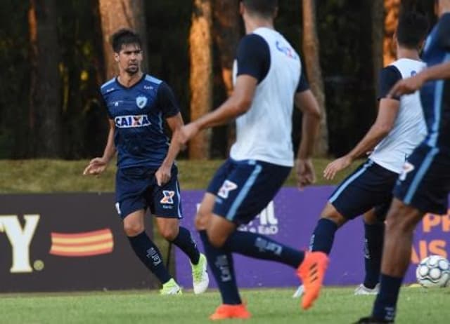 ​​Leandro Almeida espera Londrina focado para manter boa sequência na Série B do Campeonato Brasileiro