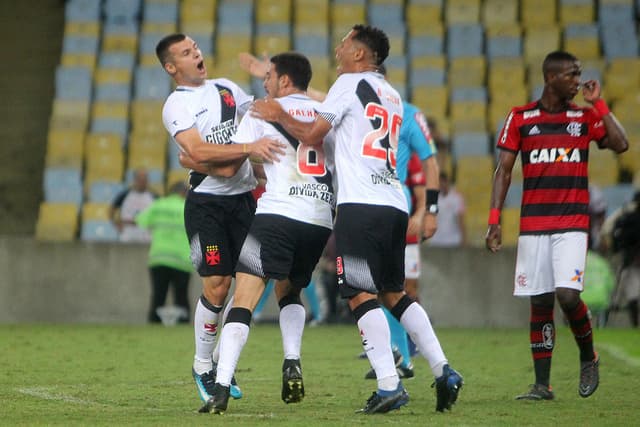 Confira a seguir a galeria especial do LANCE! com imagens do empate entre Flamengo e Vasco neste sábado