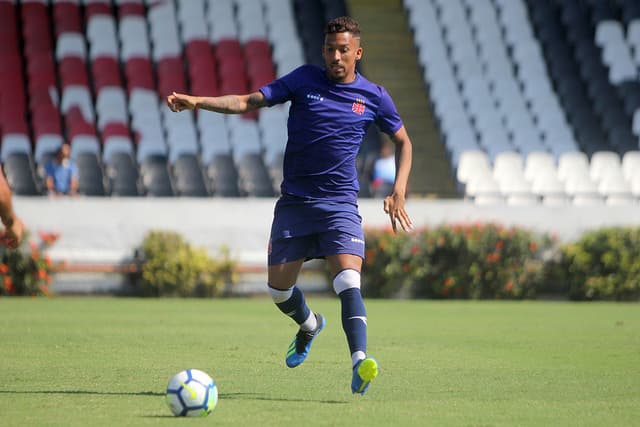 Caio Monteiro durante treino em São Januário