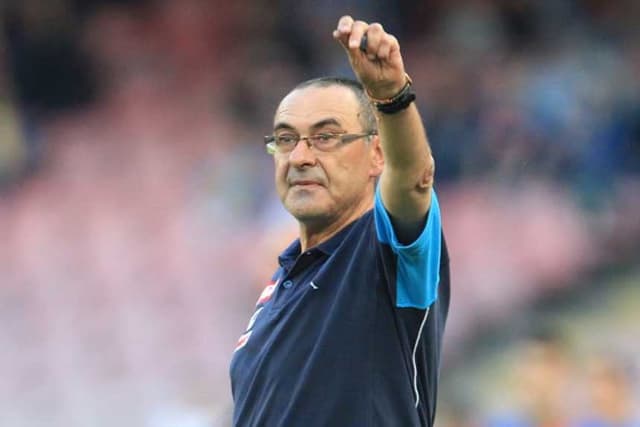 Maurizio Sarri está cotado para a vaga do seu compatriota Antonio Conte, que pode deixar o Chelsea