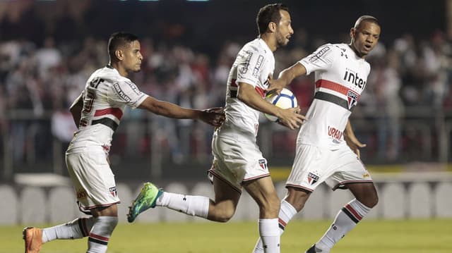 Nenê comemora o gol de empate do São Paulo&nbsp;