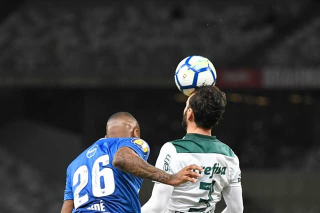 O Palmeiras não teve uma boa atuação em Belo Horizonte e acabou derrotado pelo Cruzeiro, nesta quarta-feira, por 1 a 0. Além da jornada ruim dos jogadores, as mudanças de Roger Machado surgiram pouco efeito. Veja as notas dos que atuaram no Mineirão (por Thiago Ferri).