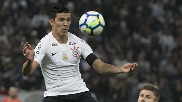 Balbuena em ação pelo Corinthians