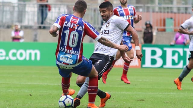 Bahia 3 x 3 Botafogo: as imagens da partida em Salvador