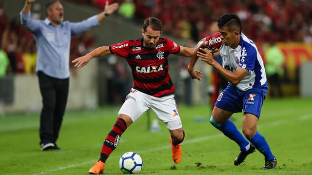 Último jogo - 11ª Rodada: Flamengo 2x0 Paraná, no Maracanã