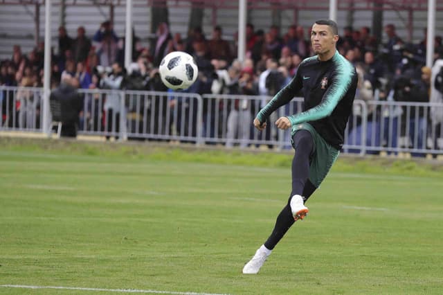 Cristiano Ronaldo é ídolo na Espanha e esperança de afirmação dos portugueses diante dos históricos rivais