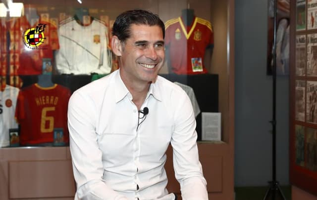 Hierro foi apresentado como novo técnico da seleção espanhola