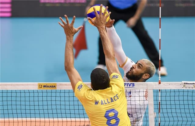 Ngapeth encara Wallace no bloqueio