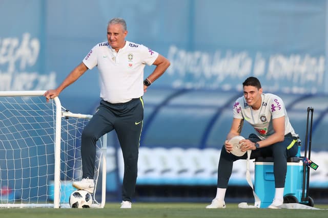 Seleção Brasileira retornou a Sochi e já está se preparando para o jogo contra a Costa Rica, na sexta-feira