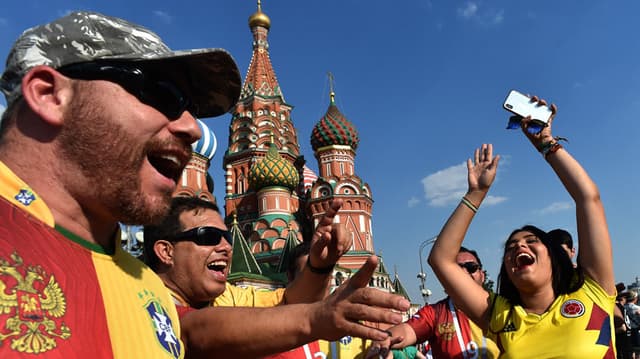 Praça Vermelha com turistas da Copa