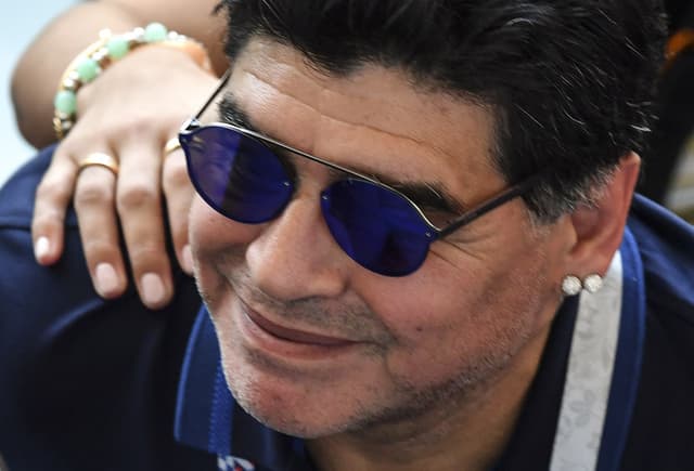 Maradona foi ao jogo, mas dessa vez não deu sorte