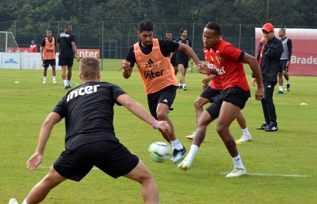 São Paulo encerrou período de treinos no CT de Cotia