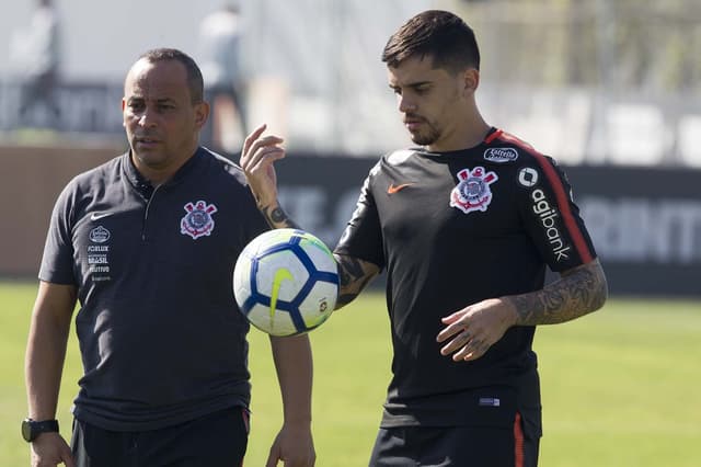 Treino Corinthians Fágner