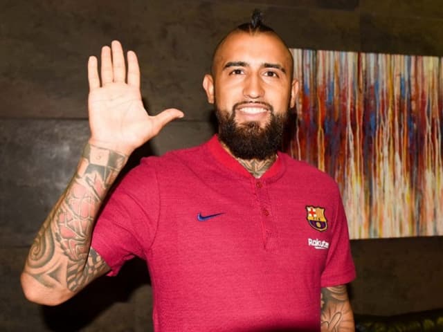 O departamento médico do Barcelona liberou o chileno Arturo Vidal para estrear pela equipe catalã. O jogador está à disposição do técnico Ernesto Valverde para a final da Supercopa da Espanha, contra o Sevilla