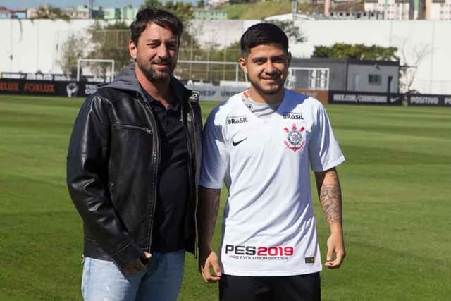 Díaz foi apresentado pelo Corinthians