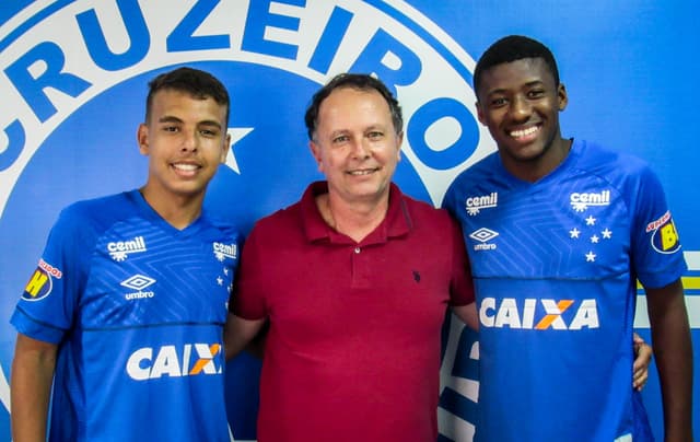 Destaques da base celeste tem contratos prorrogados.