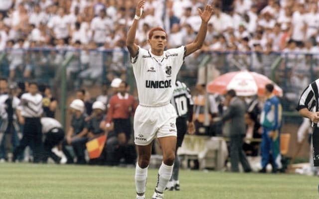 Santos 5 x 2 Fluminense em 1995, no Pacaembu.